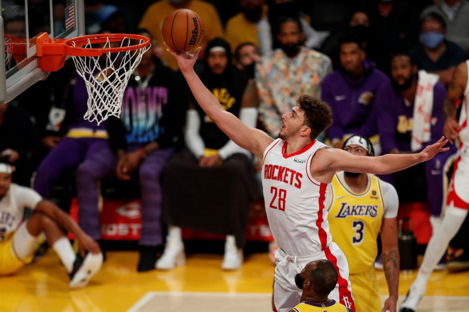 El “Big Three” lideró el triunfo de los Lakers ante Houston en la NBA