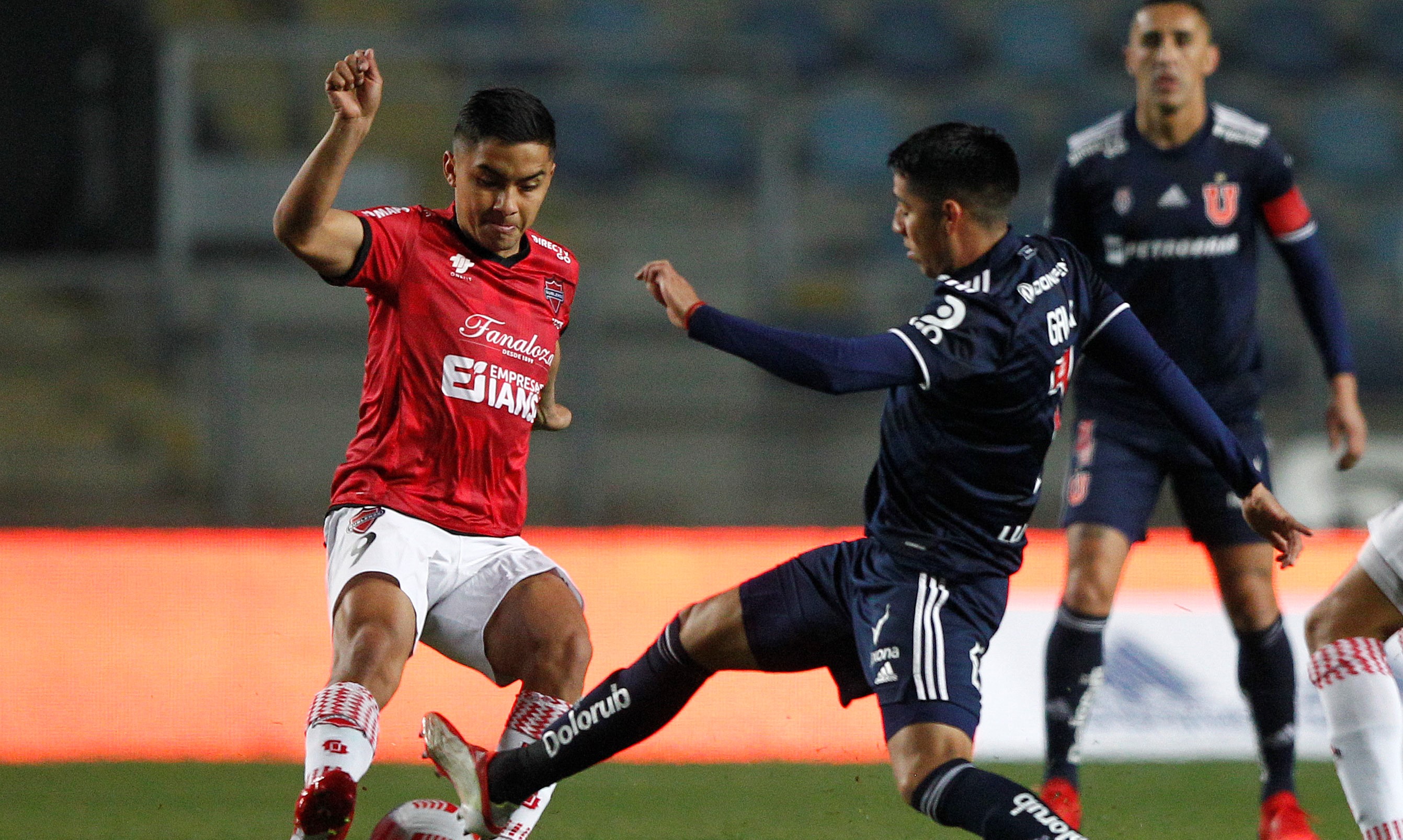 Una aproblemada Universidad de Chile intentará recuperar el aliento ante Ñublense en Chillán