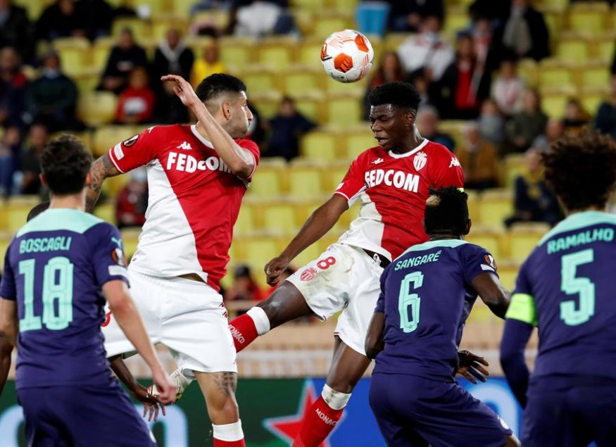 Guillermo Maripán fue titular en la igualdad de AS Mónaco con PSV en la Europa League