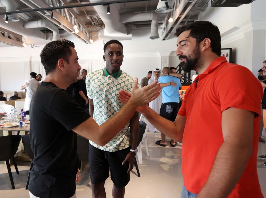 Xavi Hernández se despidió entre lágrimas de Al Sadd y su llegada a Barcelona es inminente