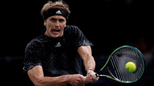 Alexander Zverev avanzó en el Masters de París y se citó con Daniil Medvedev en semifinales