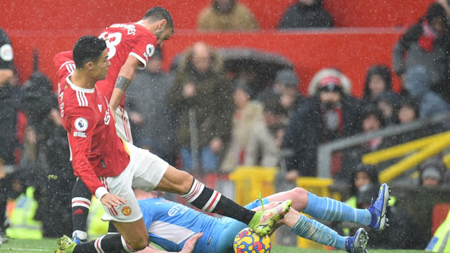 La temeraria falta sobre De Bruyne que le costó la amarilla a Cristiano en el clásico de Manchester