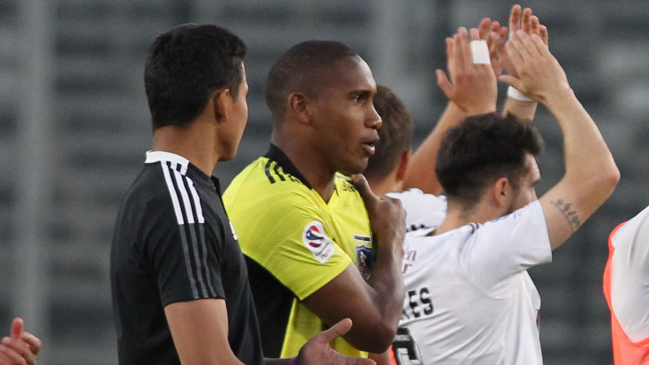 Omar Carabalí tuvo su esperado estreno en Colo Colo en el duelo contra Santiago Wanderers