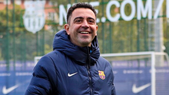 Xavi dirigió su primera práctica al frente del plantel de FC Barcelona