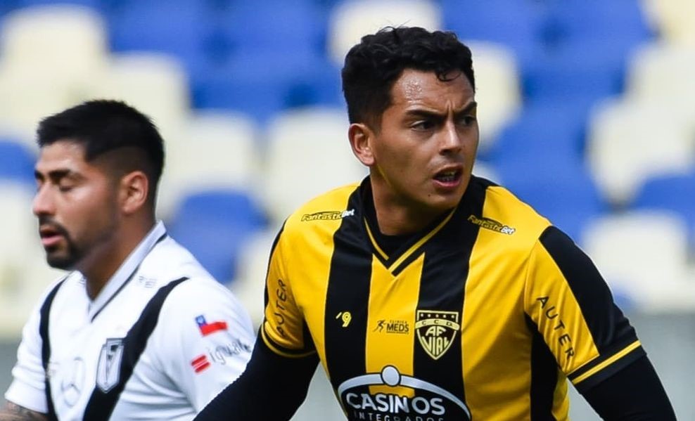 Fernández Vial salvó un emotivo empate ante Santiago Morning en duelo pendiente de Primera B