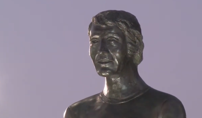 Colo Colo inauguró la estatua de Francisco “Chamaco” Valdés