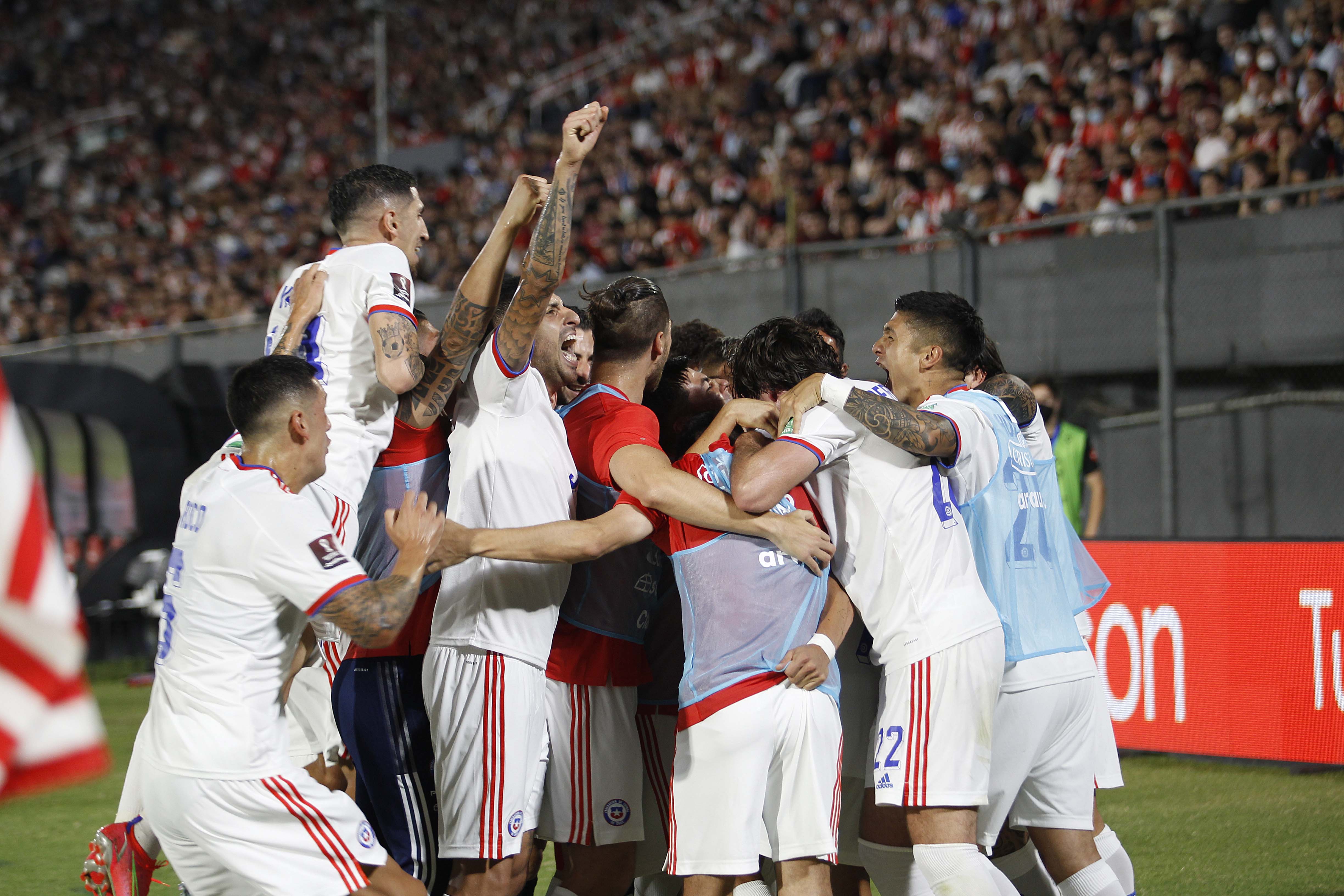 Resumen: Chile se asentó en puestos de clasificación y Brasil sacó pasajes a Qatar 2022