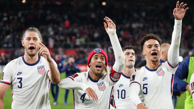 Estados Unidos superó en electrizante duelo a México y le quitó el liderato de las Clasificatorias
