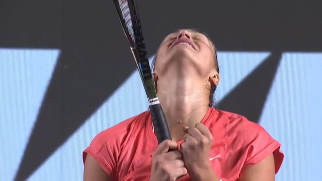 Aryna Sabalenka celebró su primer triunfo en las Finales de la WTA a costa de Iga Swiatek