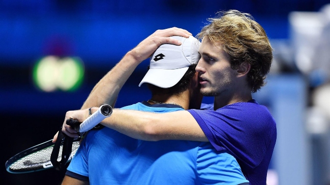 Berrettini se retiró entre lágrimas contra Zverev por un dolor de espalda en las Finales de la ATP