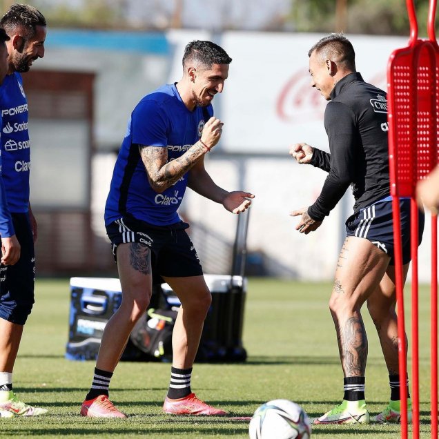 El último entrenamiento de la selección chilena para el crucial partido ante Ecuador