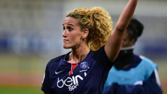 Futbolista golpeada pidió que se respete su vida privada y elude hablar de Abidal