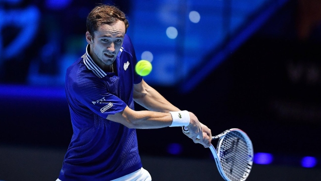 Daniil Medvedev sacó su mejor repertorio para vencer a Zverev en Turín