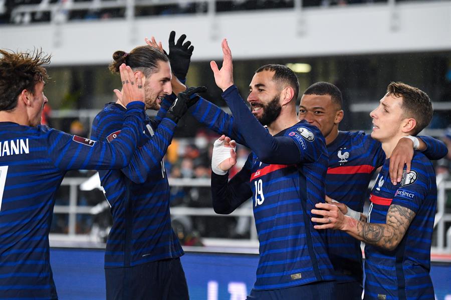 ¡Con goles de Benzema y Mbappé! Francia cerró las Clasificatorias europeas con victoria sobre Finlandia