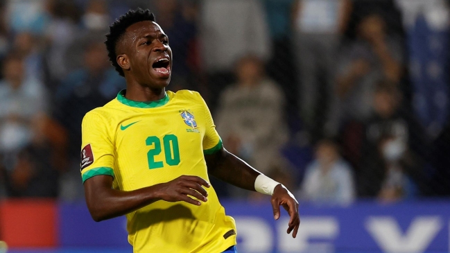 La genial jugada de Vinicius en duelo con Argentina que enloqueció a los hinchas brasileños