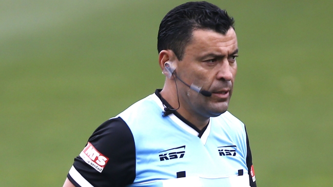 Conmebol suspendió por tiempo indefinido a Roberto Tobar por sus “errores graves”