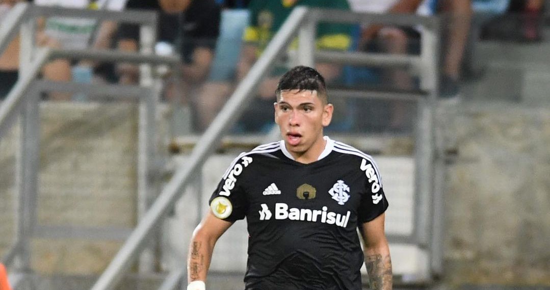 Inter de Porto Alegre contó con Carlos Palacios en derrota ante Cuiabá en el Brasileirao