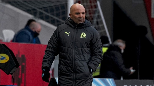 Equipo de Sampaoli fue sancionado con un partido sin público por polémica de duelo con PSG
