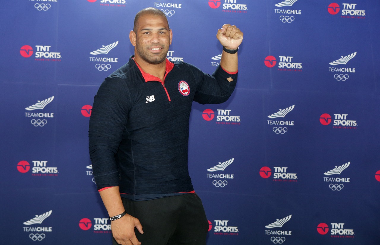 Yasmani Acosta recibió el Premio “Pasión Sin Límites”