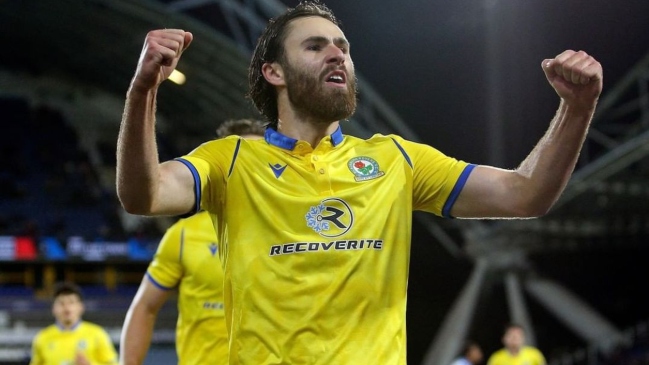 ¡Tremendo derechazo! Ben Brereton marcó golazo por Blackburn Rovers ante Bristol City