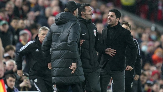 ¡Casi llegan a las manos! El tremendo entrevero de Jürgen Klopp y Mikel Arteta en el Liverpool-Arsenal