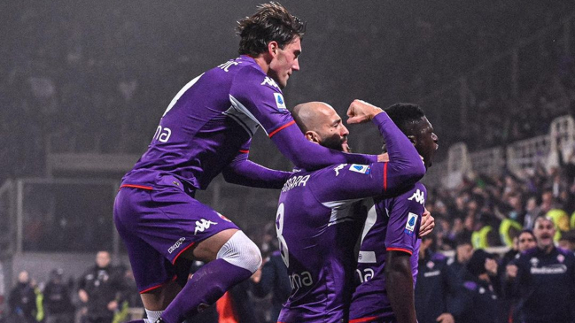 Fiorentina derrotó a Milan en “guerra de goles” y le dio la opción a Napoli de escaparse en la cima