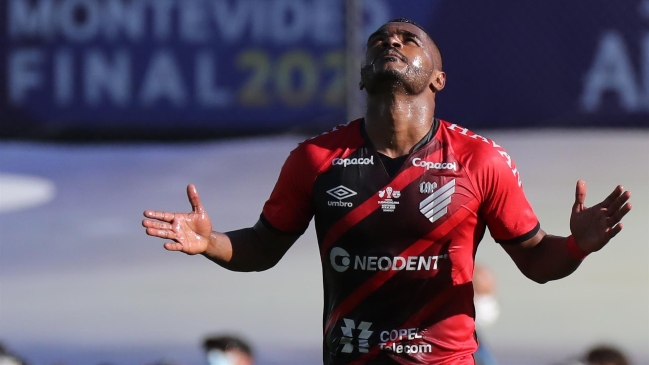 Nikao marcó un golazo para el título de Atlético Paranaense en la Sudamericana