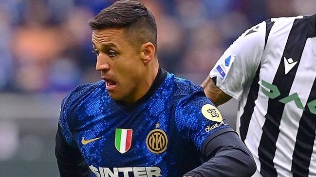 Prensa italiana especuló con posible intercambio de Alexis al fútbol español