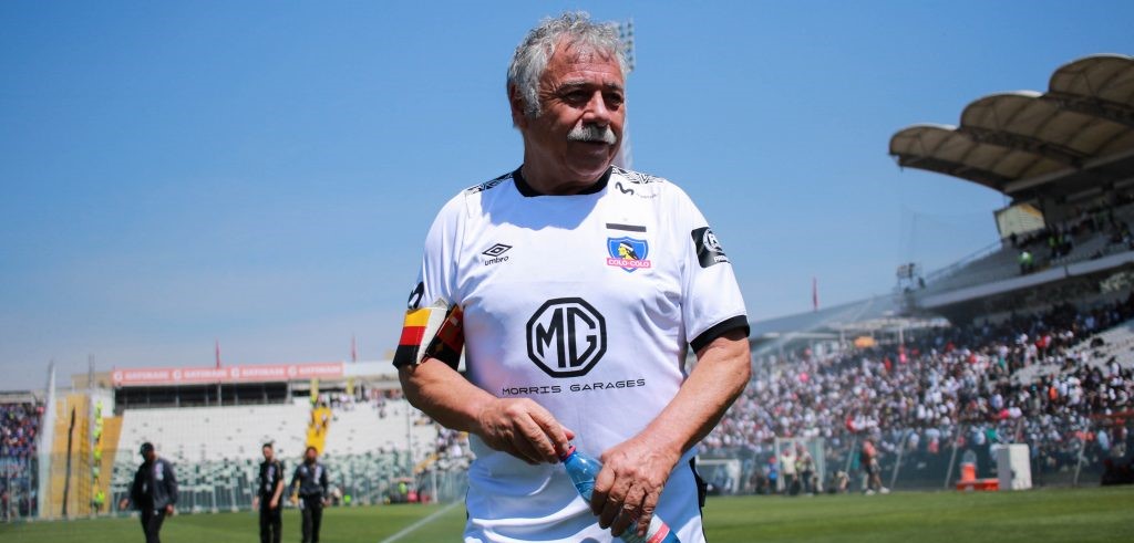 Carlos Caszely: Sabemos del momento de la UC, pero nunca es fácil ganarle a Colo Colo una final