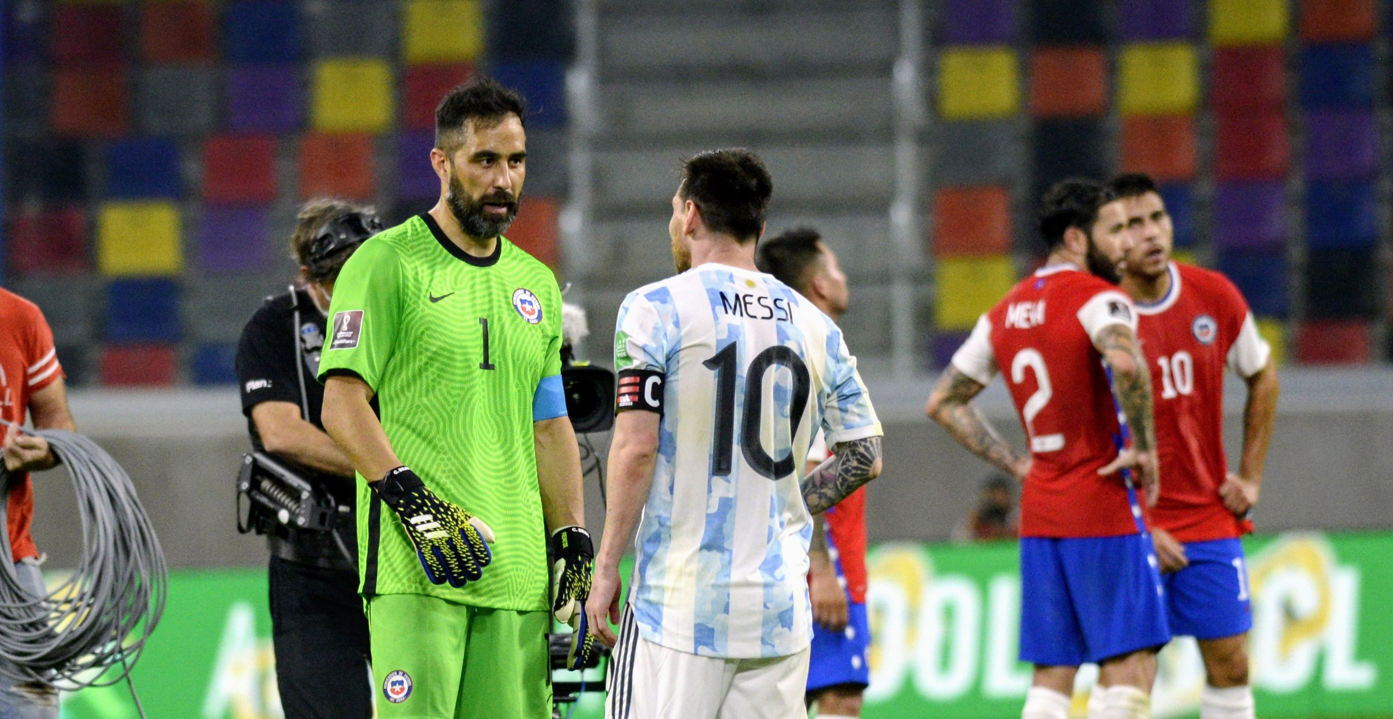 Caszely: Siento que no nos dejarán jugar contra Argentina en Calama