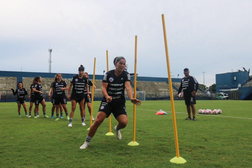 La Roja femenina trabajó en Manaos con miras al partido ante Venezuela