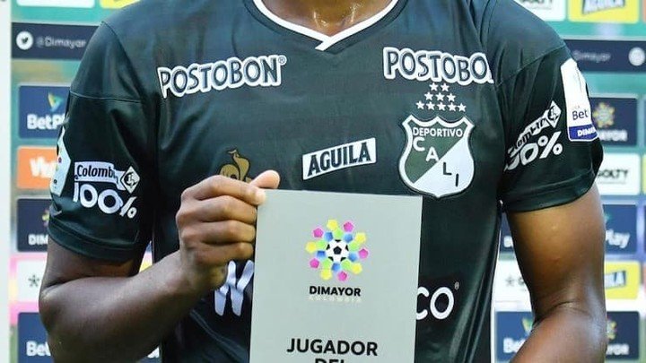 Equipo de Rafael Dudamel causó controversia al incluir una estrella más a su camiseta