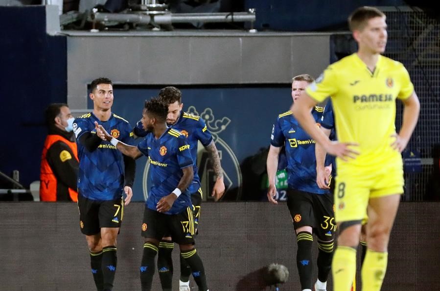 Manchester United y Cristiano Ronaldo doblegaron a Villarreal para sellar avance a octavos en Champions