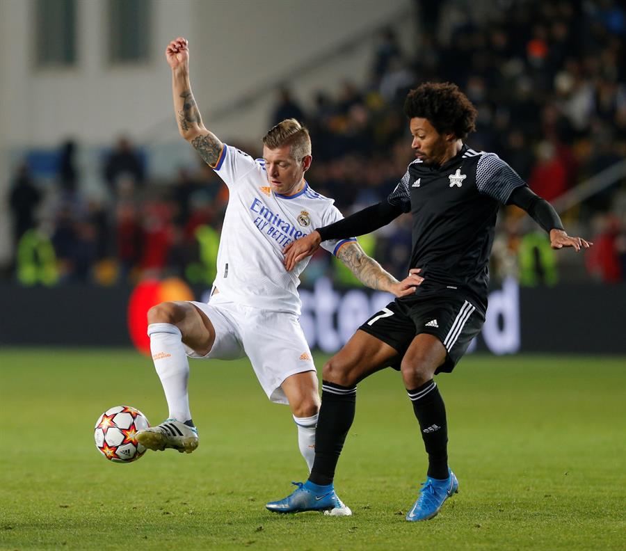 Real Madrid batió a Sheriff para avanzar a octavos en Champions y clasificó a Inter de Vidal y Alexis