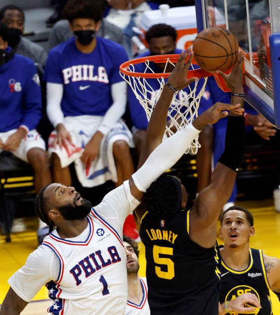 Stephen Curry volvió a mostrar su inspiración en triunfo de los Warriors ante Philadelphia