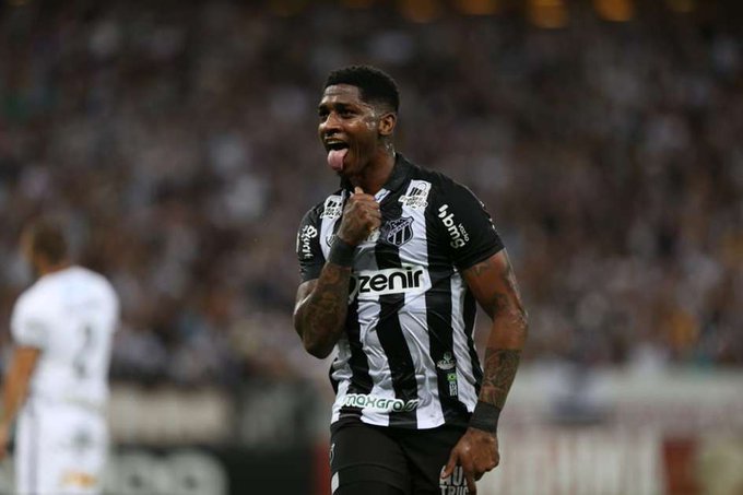 Corinthians tropezó ante Ceará y puso un riesgo su clasificación directa a Copa Libertadores