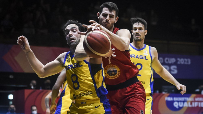 Chile perdió ante Brasil en su primer partido clasificatorio rumbo al Mundial de Baloncesto 2023