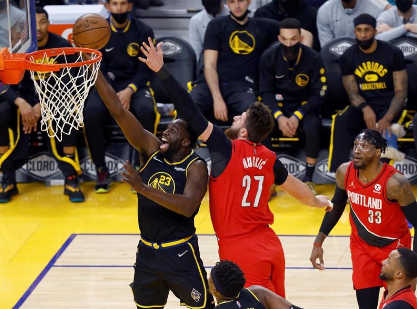 Golden State Warriors se mantuvo en la cima de la NBA a costa de Portland Trail Blazers