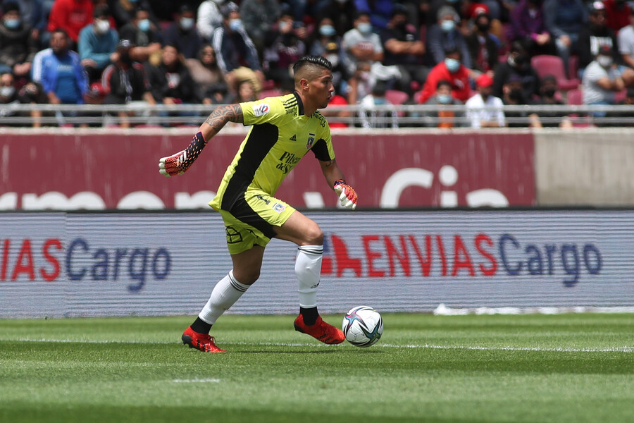 Con bajas obligadas: La formación de Colo Colo para el crucial duelo con Unión Española