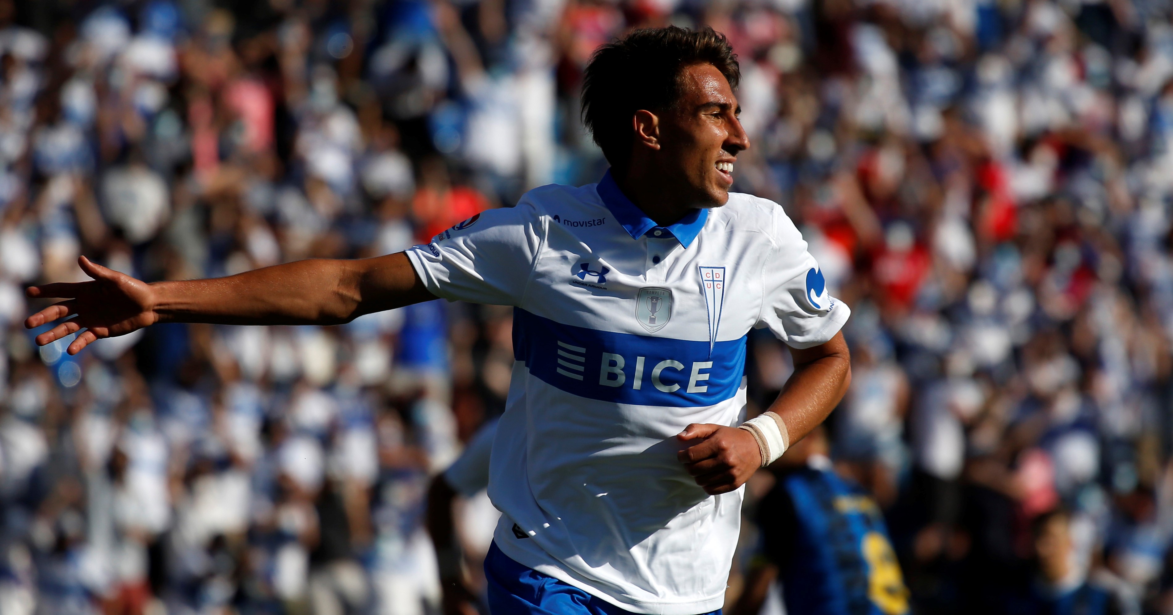 La UC golpeó primero a Huachipato con un tempranero gol de Diego Valencia