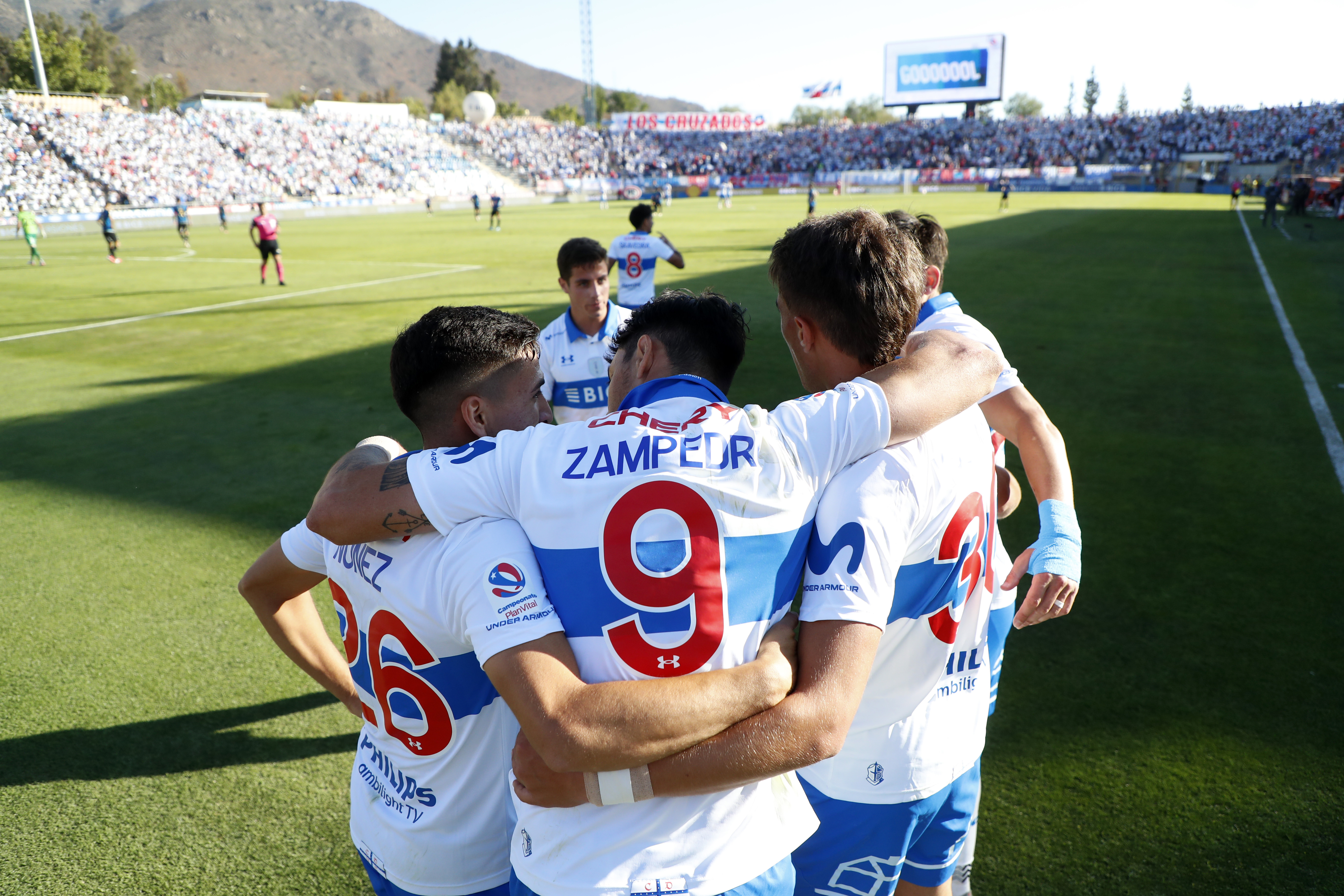 Zampedri desató la euforia en San Carlos con el segundo gol de la UC ante Huachipato