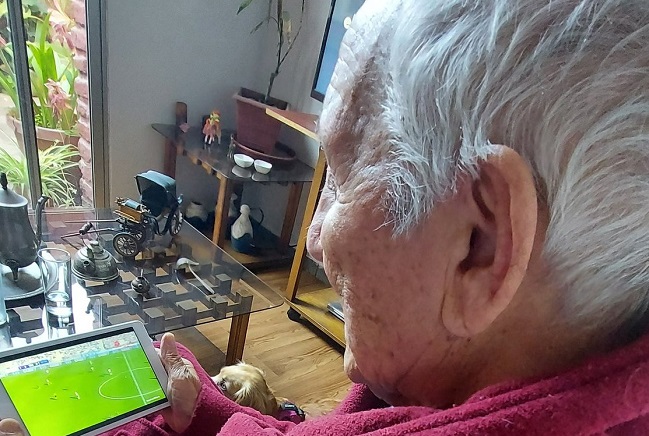 El loable gesto de José Pedro Fuenzalida con hincha de 90 años de Universidad Católica