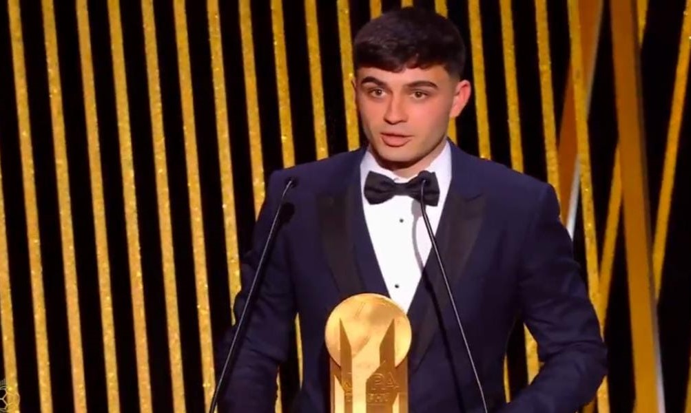 El español Pedri ganó el trofeo Kopa, el Balón de Oro al mejor sub 21 del año