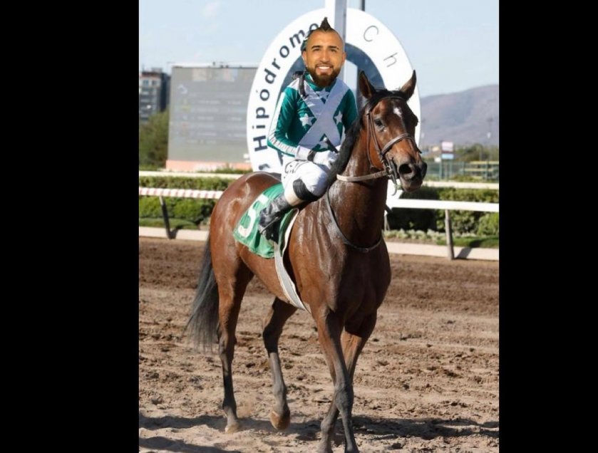 Arturo Vidal se mostró como “jinete” de su yegua “Vita da Mamma” que triunfó en el Hipódromo