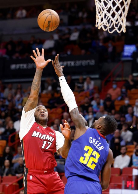 Jokic y Campazzo lideraron sólido triunfo de Denver ante Miami