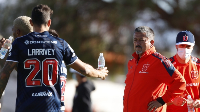 Ex jugador de la U Cristian Mora valoró los días libres al plantel en plena lucha por la permanencia