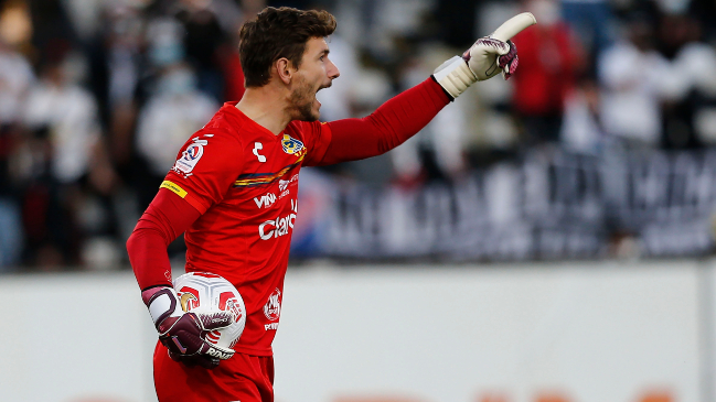 Arquero de Everton: Colo Colo merece ser campeón