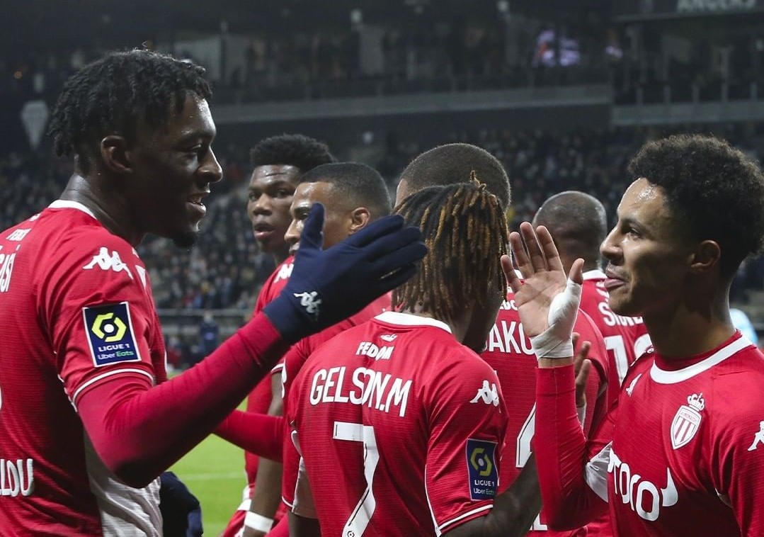 Mónaco de Guillermo Maripán cortó negativa racha con triunfo sobre Angers en la Ligue One