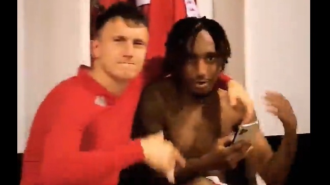 Maripán mostró el ánimo festivo en el camarín de AS Mónaco tras victoria ante Angers