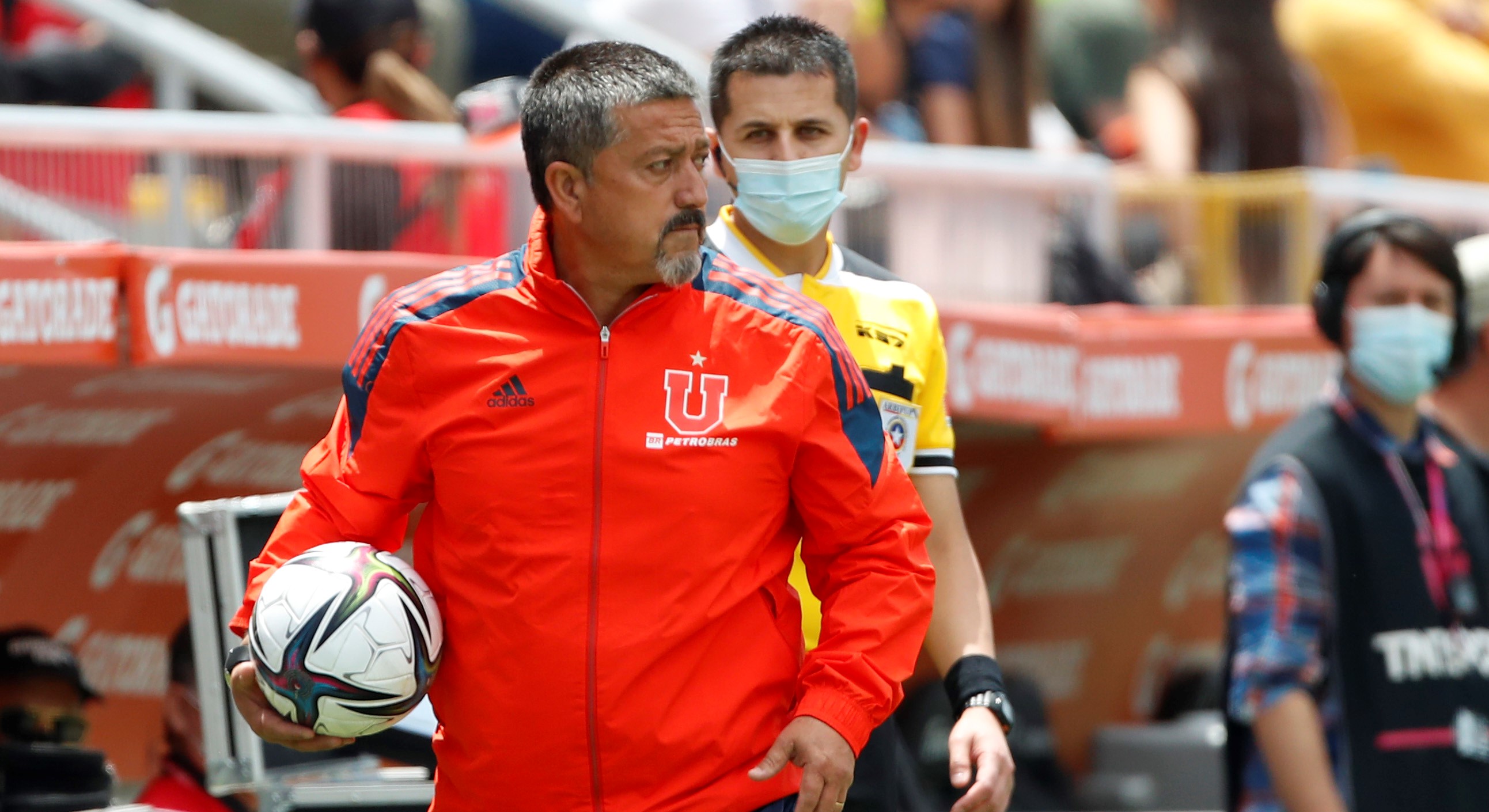 “Es poco lo que entrega”: Las críticas internas a Romero por el poco trabajo táctico en la U